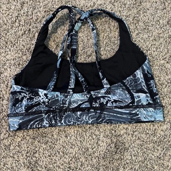 Lululemon Energy Sports Bra size 4 - Picture 2 of 4